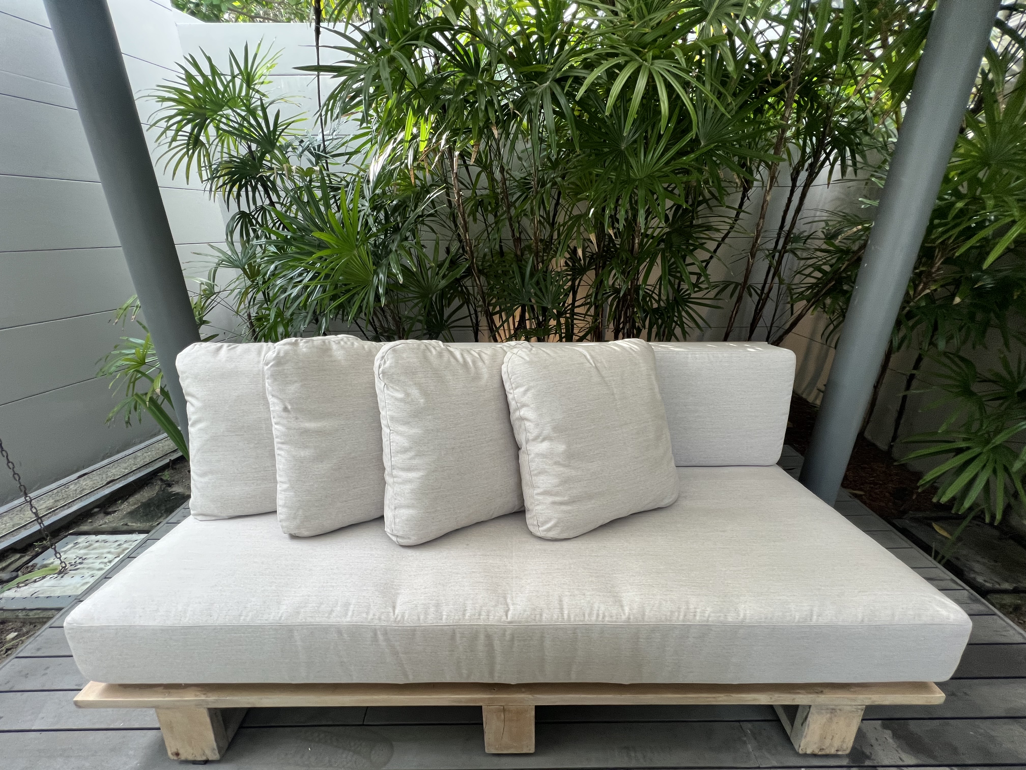 ผลงาน Reupholstery 02